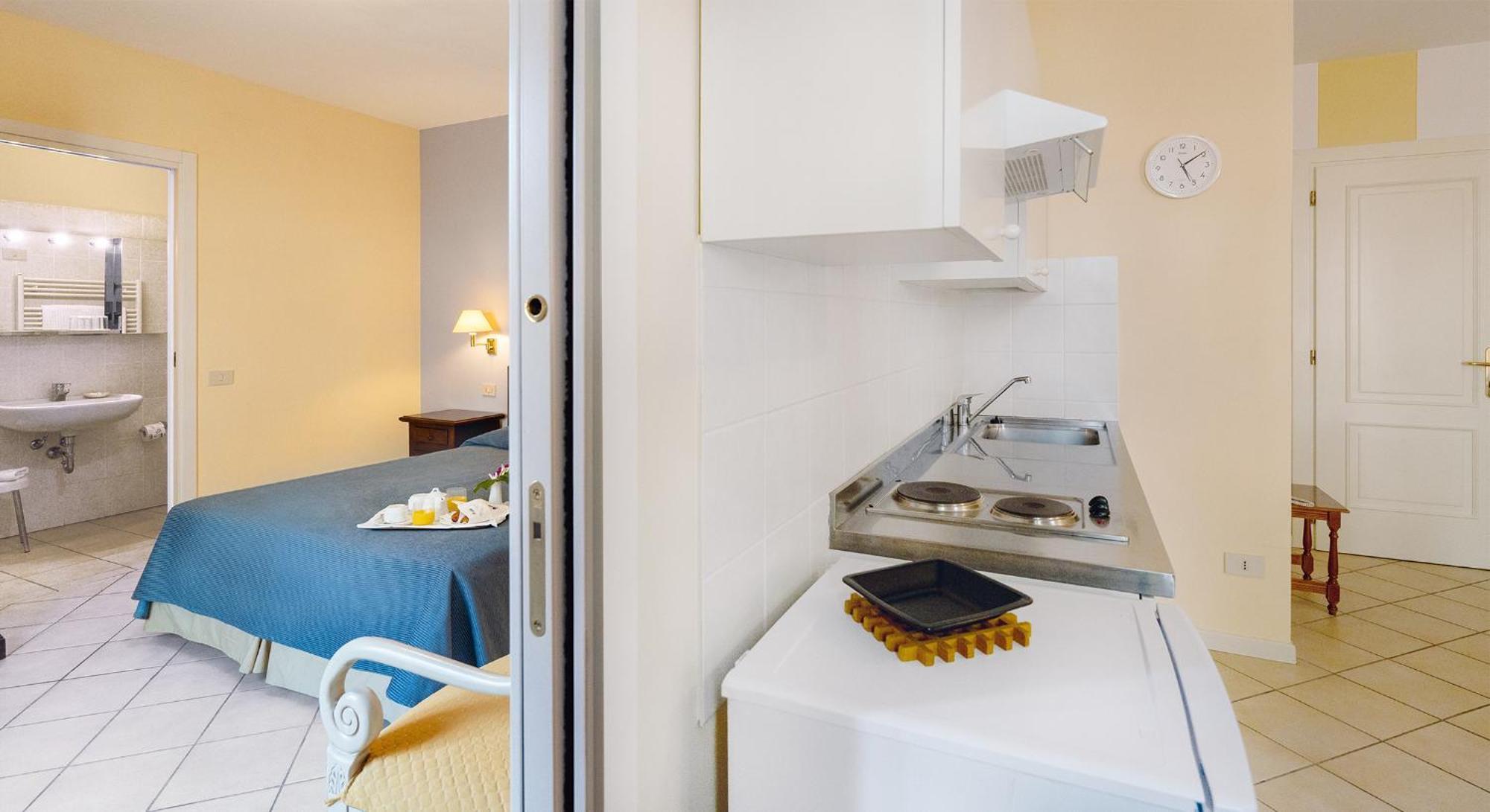 カンネロ・リヴィエーラ Residenza Dei Fioriアパートホテル エクステリア 写真